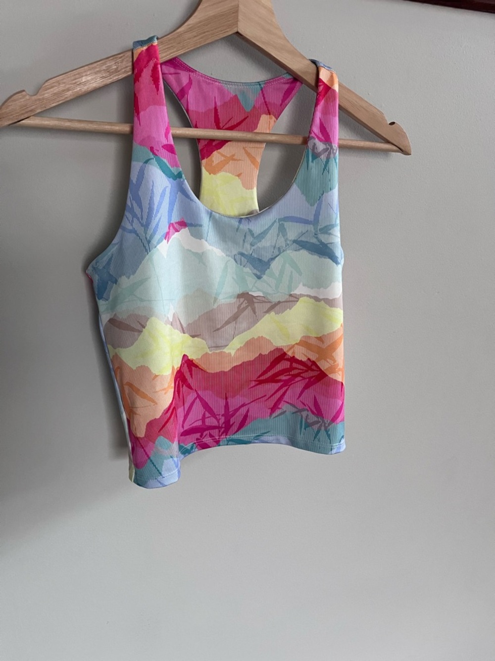 Pro Player Womens Mountain Print Racerback Crop Tank Top with Shelf Bra Small